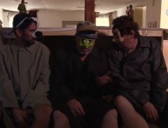 v telocvični/kostole