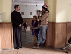 v kostole/telocvični