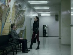 Keramický obraz na nemocniční chodbě