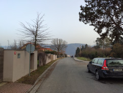 pred vilou Steinerových