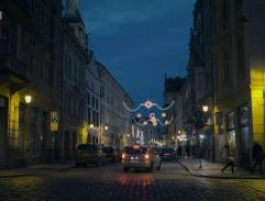 pred domom kapitánky Ondrovej