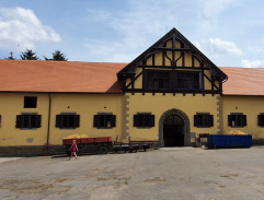 budova na Dobrej Vode