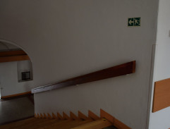 schodisko v škole 2