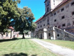 Opuštěné místo za městem