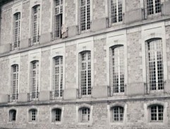 Angelika se schovává