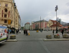 Eman utíká před Mikulášem