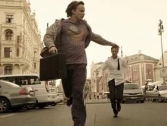 Eman utíká před Mikulášem