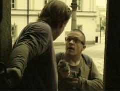 Venca a Eman jdou do skrýše