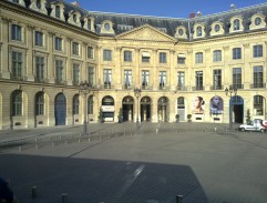 Před klenotnictvím