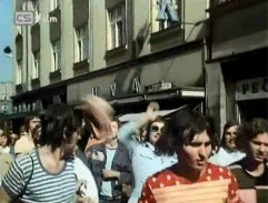 Štvanice pokračuje