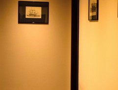 pred hotelovou izbou