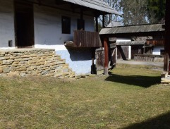 dvor Mikušovej statku