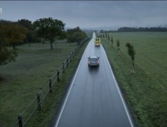 Jaroslav pronásleduje sanitku