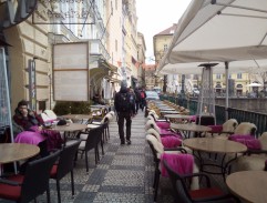 Před klubem Lávka II