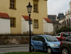 Malíř veze Mattoniho k Leovi