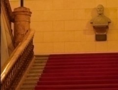Hotelové schodiště