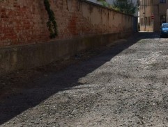 Dědeček Mattoni v uličce