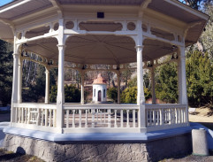 Altán v lázních Kyselka