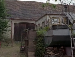 Králíkárna z hausboatu