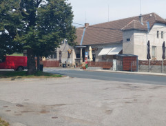 Před hospodou