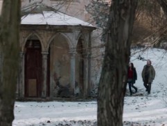 Vchod do opuštěné ruiny