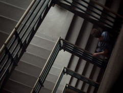 František na schodišti