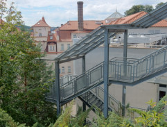 Schodiště u nemocnice