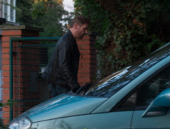 Před vilou Elišky Břízové