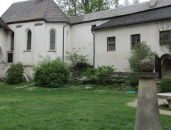 Kašna na hradním nádvoří