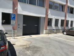 Vjezd policejní stanice