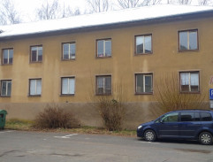 Před nemocničním bufetem