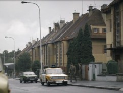 Před domem Lídy Majerové