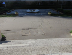 Srážka před hotelem