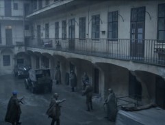 Před domem Arnošta Žáka