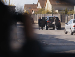 Před domem Kořenových