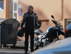 Luboš Bach před bistrem