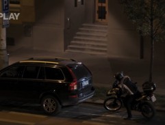 Před domem Makedonce