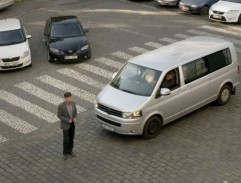 Štěpán před domem