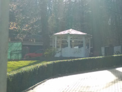 Altánek na zahradě