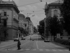 Noční křižovatka