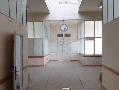 V městských lázních II