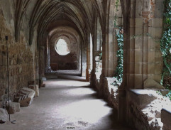Klášterní chodba III