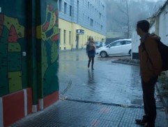 Pomalovaný průchod u redakce