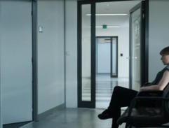 Před ředitelstvím kriminálky