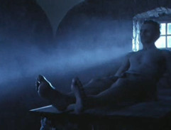 Svatební košile - Umrlec v márnici