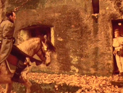 Zlatý kolovrat - Skalní obydlí