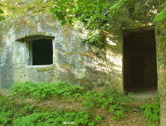 Zlatý kolovrat - Skalní obydlí