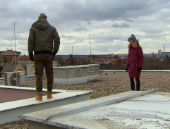 260. Skok do prázdna