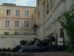 Opuštěná továrna