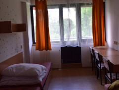 S01E08 Letná škola